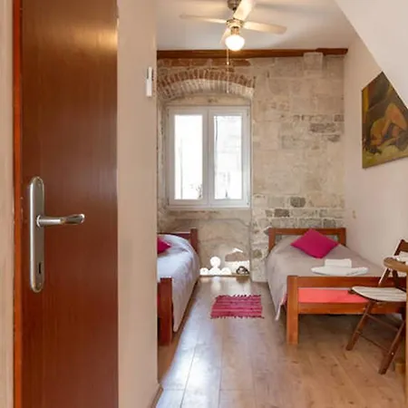 Emperor Oasis Apartman *