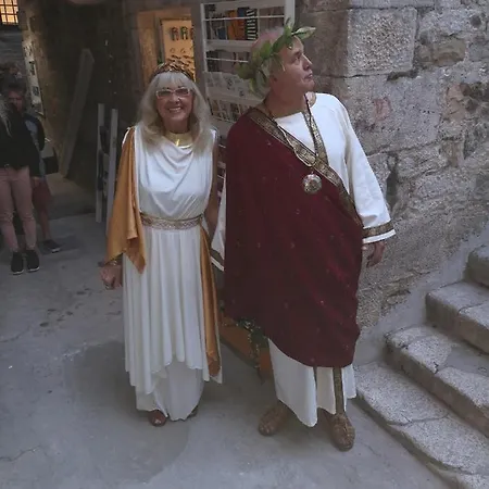 Emperor Oasis * Split