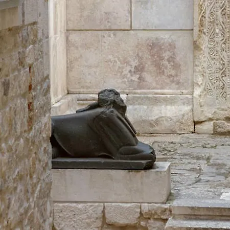 Emperor Oasis * Split